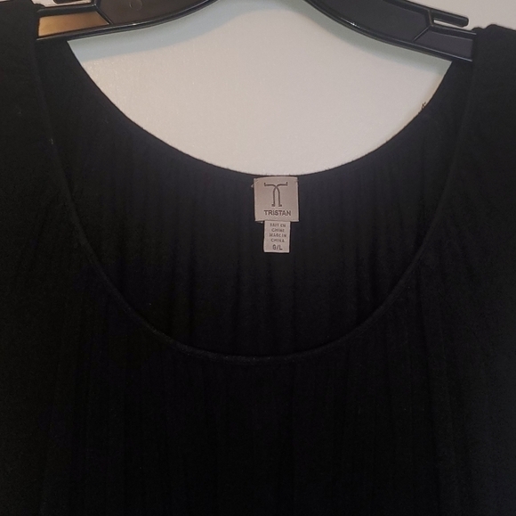 Large Tristan Short Sleeve Black Top - Picture 4 of 6